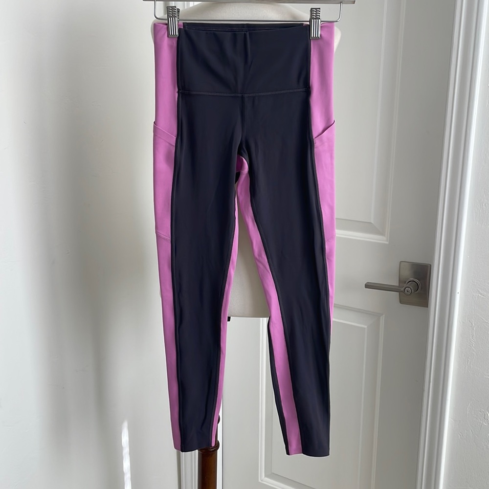 EUC Athleta leggings with side pockets
